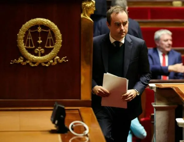 El "impuesto Zucman" a los ultrarircos divide la Asamblea y deja el futuro del Gobierno en la balanza