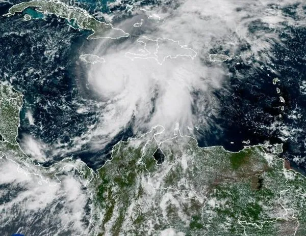 Melissa se transforma en huracán y avanza hacia Jamaica