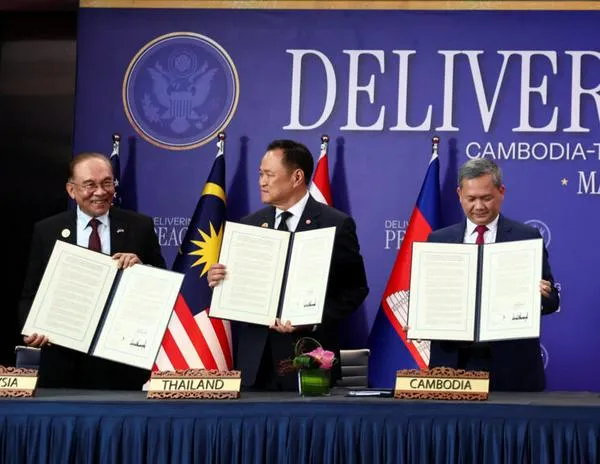 Trump asiste a la firma del alto el fuego entre Tailandia y Camboya antes de la cumbre de la ASEAN
