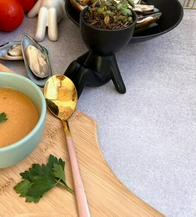 ¿Cómo se prepara un caldo o fondo de pescado? Aquí te enseñamos