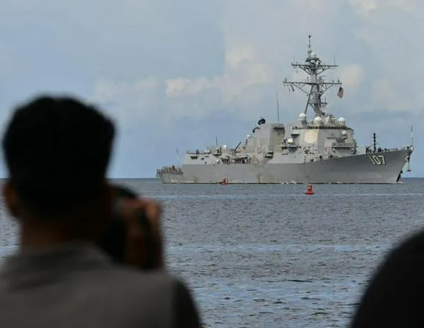 Buque lanzamisiles estadounidense llega a Trinidad y Tobago, frente a Venezuela