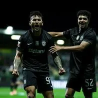 Gol de Luis Javier Suárez con el Sporting: se afina para la Selección Colombia