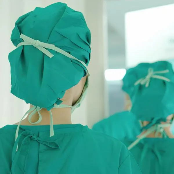 Video: médicas se grabaron burlándose de paciente y lo subieron a TikTok