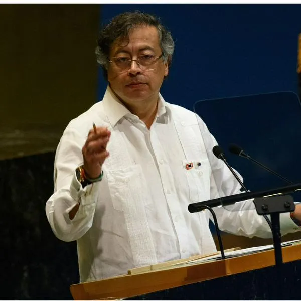 ¿En qué banco pagarán sueldo a Gustavo Petro tras ser incluido en lista Clinton?