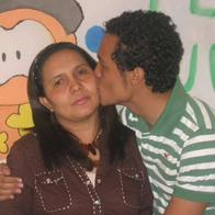 Foto de Oneida Escobar y Luis Andrés Colmenares, en nota de cómo fue proceso de mamá de Colmenares tras muerte de hijo y detalle conmovedor