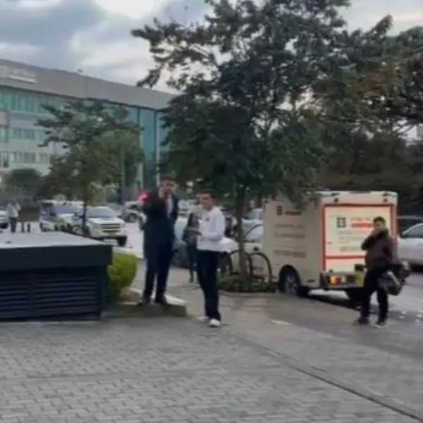 En este lugar al frente del búnker de la Fiscalía (Bogotá) asesinaron a un sujeto vinculado con lavado de activos