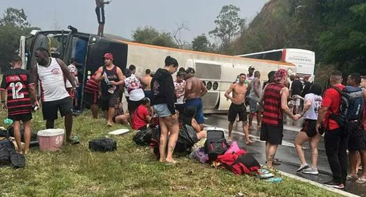 Accidente de bus con hinchas del Flamengo dejó al menos 46 heridos en Brasil