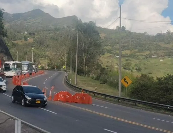 Paso 'Tipo Semáforo' en la Vía al Llano Bogotá - Villavicencio: movilidad 29 de octubre 