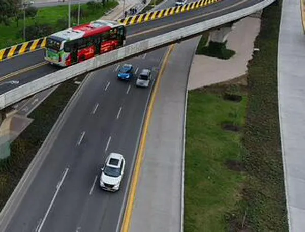 Nuevo puente curvo en la Av. 68 con calle 26 ya está en servicio