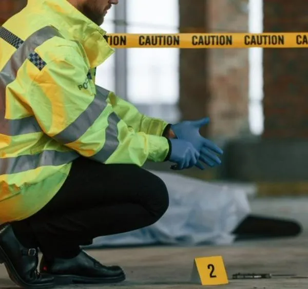 Mujer fue asesinada cuando iba llegando a su casa: su ex sería el responsable