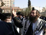 Israel: miles de ultraortodoxos protestan en Jerusalén contra el servicio militar obligatorio