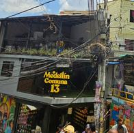 Giro en caso de mujer asesinada por expareja en la comuna 13: habrían encontrado muerto al hombre en zona boscosa.