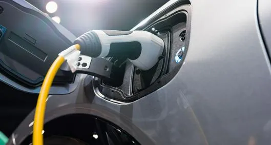 Volvo y el Movistar Arena anunciaron instalación de siete puntos de carga para carros eléctricos en el recinto de eventos de Bogotá.