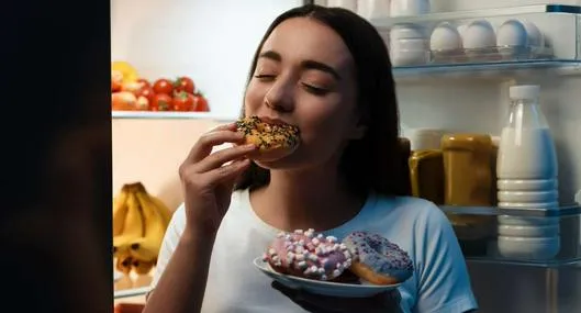 Qué es el trastorno del comedor nocturno y cómo identificar cuándo es enfermedad