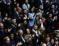 Victoria “histórica” del partido de Marine Le Pen al lograr aprobar un texto en la Asamblea Nacional