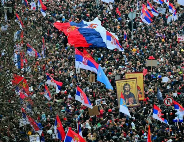 Un año de protestas: las revueltas en Serbia se convierten en un movimiento político que desafía al Gobierno