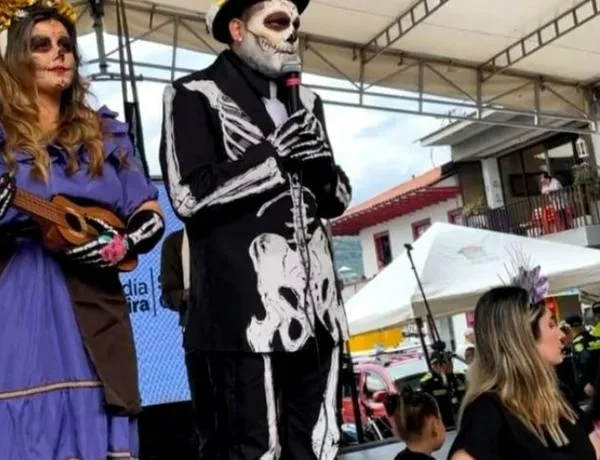 Neira: un carnaval de la alegría en Halloween y listo para el encuentro nacional de danzas folclóricas