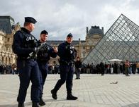 Fiscal francesa dice que el robo en el Louvre fue obra de delincuentes menores, no del crimen organizado