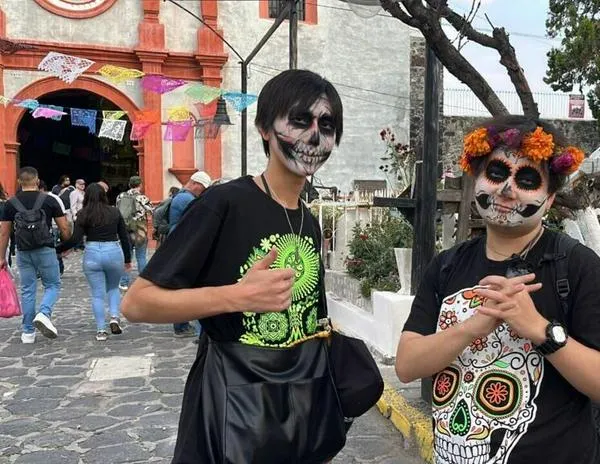 Mixquic honra a sus muertos mientras lidia con el turismo masivo