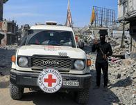 Israel entrega los cuerpos de 45 palestinos; identifican los restos de tres militares devueltos por Hamás