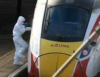 Reino Unido: imputan diez cargos de intento de asesinato a detenido tras apuñalamiento múltiple en un tren