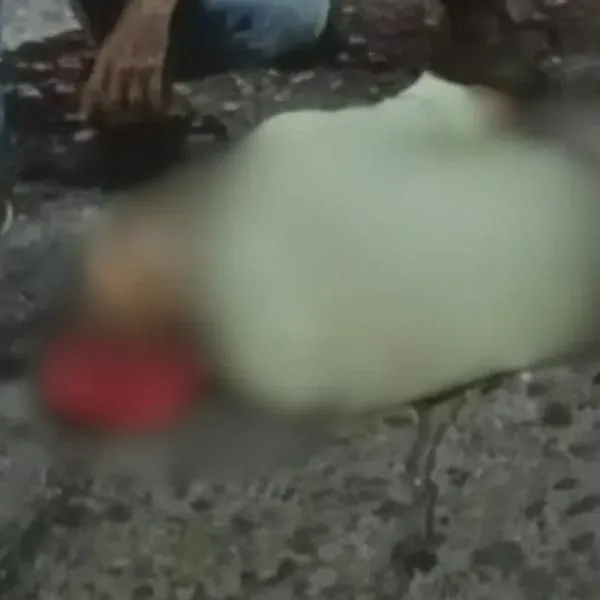 Adulto murió tras ser arrollado por un bus