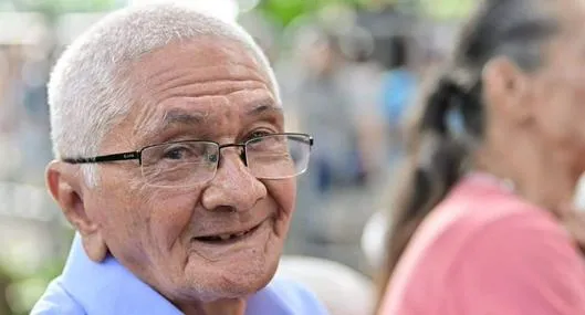 A adultos mayores les empezará a llegar subsidio en Colombia de $ 230.000