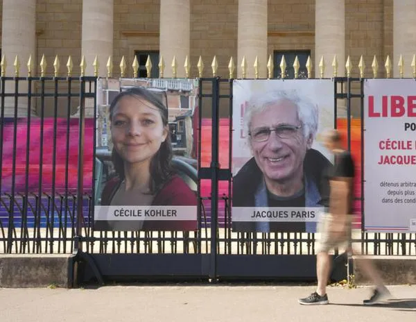 Irán libera a los franceses Cécile Kohler y Jacques Paris luego de tres años en prisión