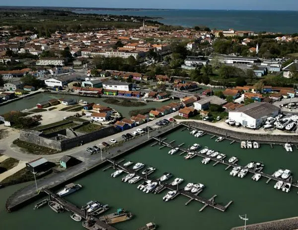Francia: un hombre atropella a peatones y deja 10 heridos