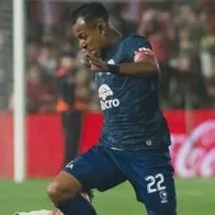 Sebastián Villa durante la final de Independiente Rivadavia vs. Argentinos Juniors por la Copa de Argentina