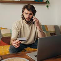 El lío con las tarjetas de crédito que tiene enojados a muchos en Colombia