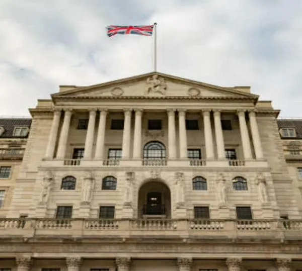 Sin cambios en la tasa: Banco de Inglaterra opta por cautela ante inflación persistente
