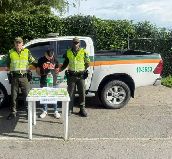 Capturan a hombre que transportaba 4.000 mililitros de sustancia para hacer tusi en bus hacia Pereira