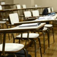 Prohibición en colegios que puede terminar en sanciones a estudiantes: qué es