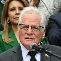 Se conocen divisiones y reclamos en Centro Democrático y Uribe Londoño está en el medio