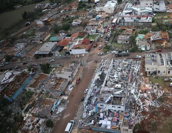 Brasil: un poderoso tornado deja al menos seis muertos y cientos de heridos en Paraná