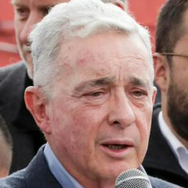 Uribe planteó un segundo Plan Colombia para mejorar seguridad y Petro le respondió