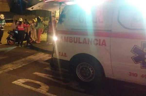 Dos motociclistas terminan heridos tras chocar en el norte de Manizales