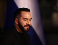 Exilio, cárcel o ley: cómo Bukele silencia las voces críticas en El Salvador