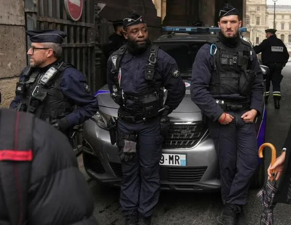 ¿Quién se escondía detrás del “elegante detective del Louvre”?