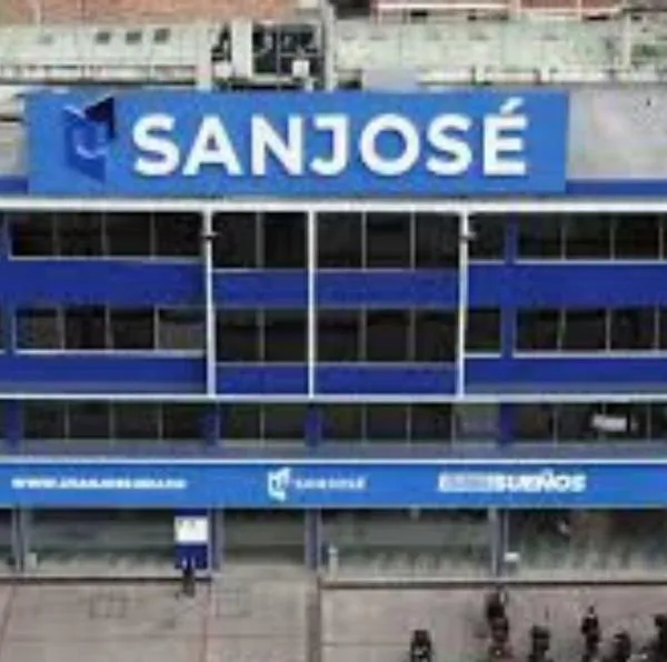 ¿Hay cartel de diplomas en la Fundación San José? Escoltas de la UNP se habrían beneficiado de títulos profesionales sin serlo. 