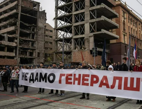 Miles de serbios protestan en Belgrado contra el lujoso proyecto inmobiliario del yerno de Trump