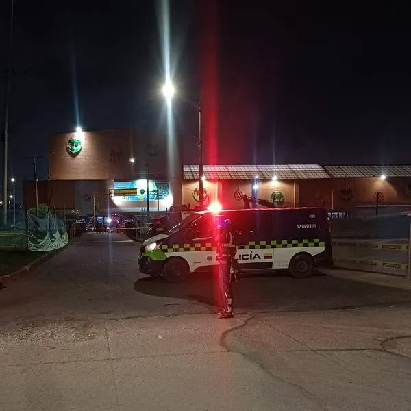 Así está el lugar donde ocurrió una explosión en la avenida de las Américas de Bogotá y que dejó un fallecido