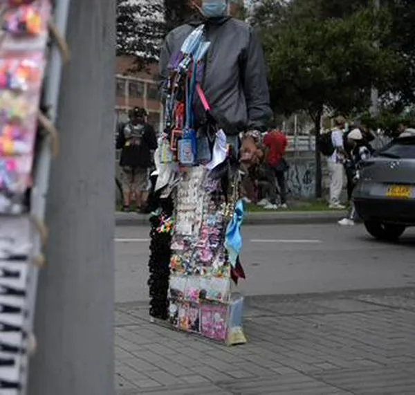Los vendedores ambulantes en Bogotá y el dilema de recuperar el espacio público