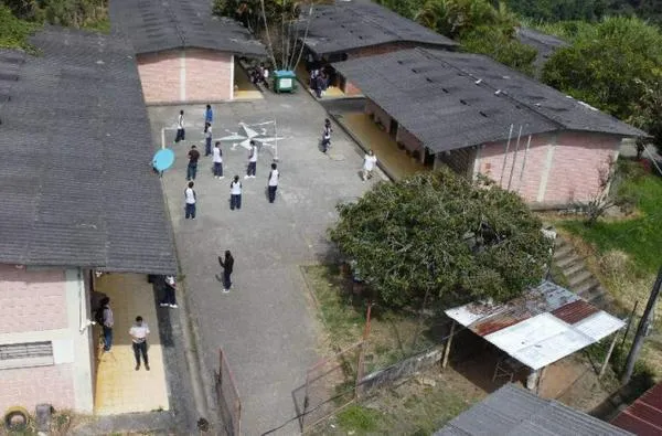 Historia del colegio de Caldas al que la avalancha del Ruiz le pasó por un lado y resurgió en otro lugar