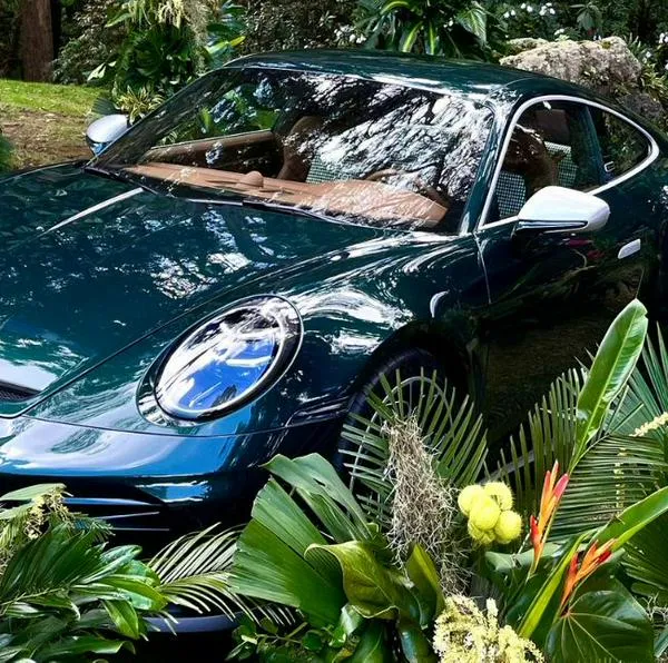 Un 911 GT3 con paquete Touring marca el debut del Proyecto Sonderwunsch "Icons of Latin America", creado para conmemorar los 30 años de Porsche en Colombia. 
