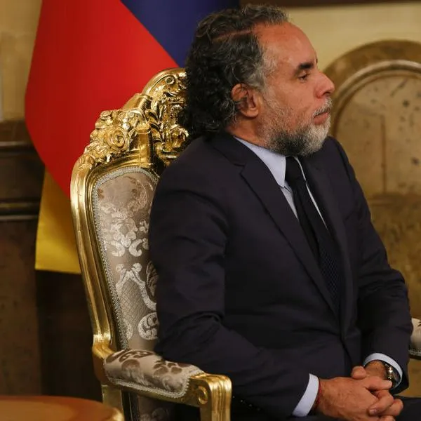 Benedetti agachó la cabeza y le pidió disculpas a la magistrada Lombana