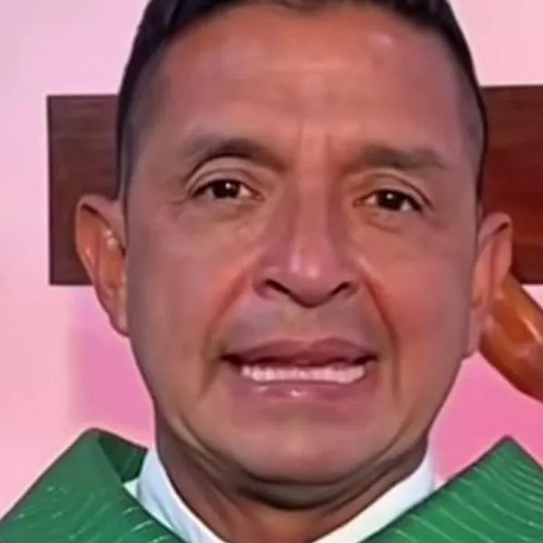 Padre 'Chucho' expone estafa con su imagen y supuesta venta de medicamentos
