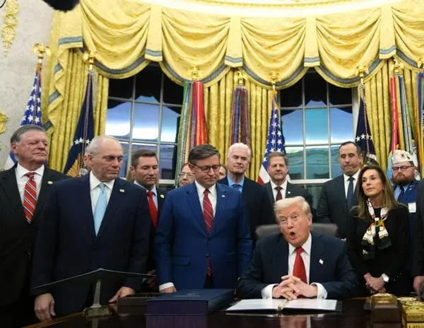 Trump cambia el foco: pide investigar a Clinton y otros demócratas por presuntos vínculos con Epstein