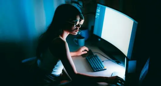 Qué no compartir con ChatGPT: recomendaciones de experta en ciberseguridad